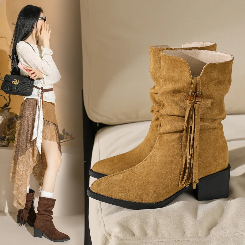 英伦风秋冬保暖加绒马丁靴粗跟流苏气质百搭时装靴尖头高跟短靴女