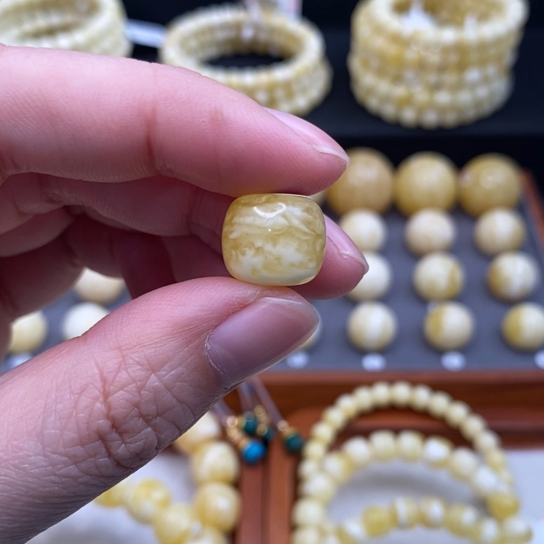 蜜蜡未镶嵌珠宝奇石13.4*11.7