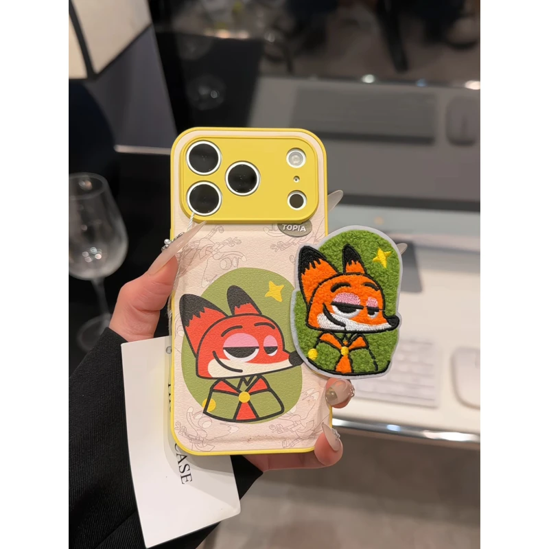 满屏尼克适用苹果17pro手机壳16PM可爱肤感皮纹防摔华为p70小米15