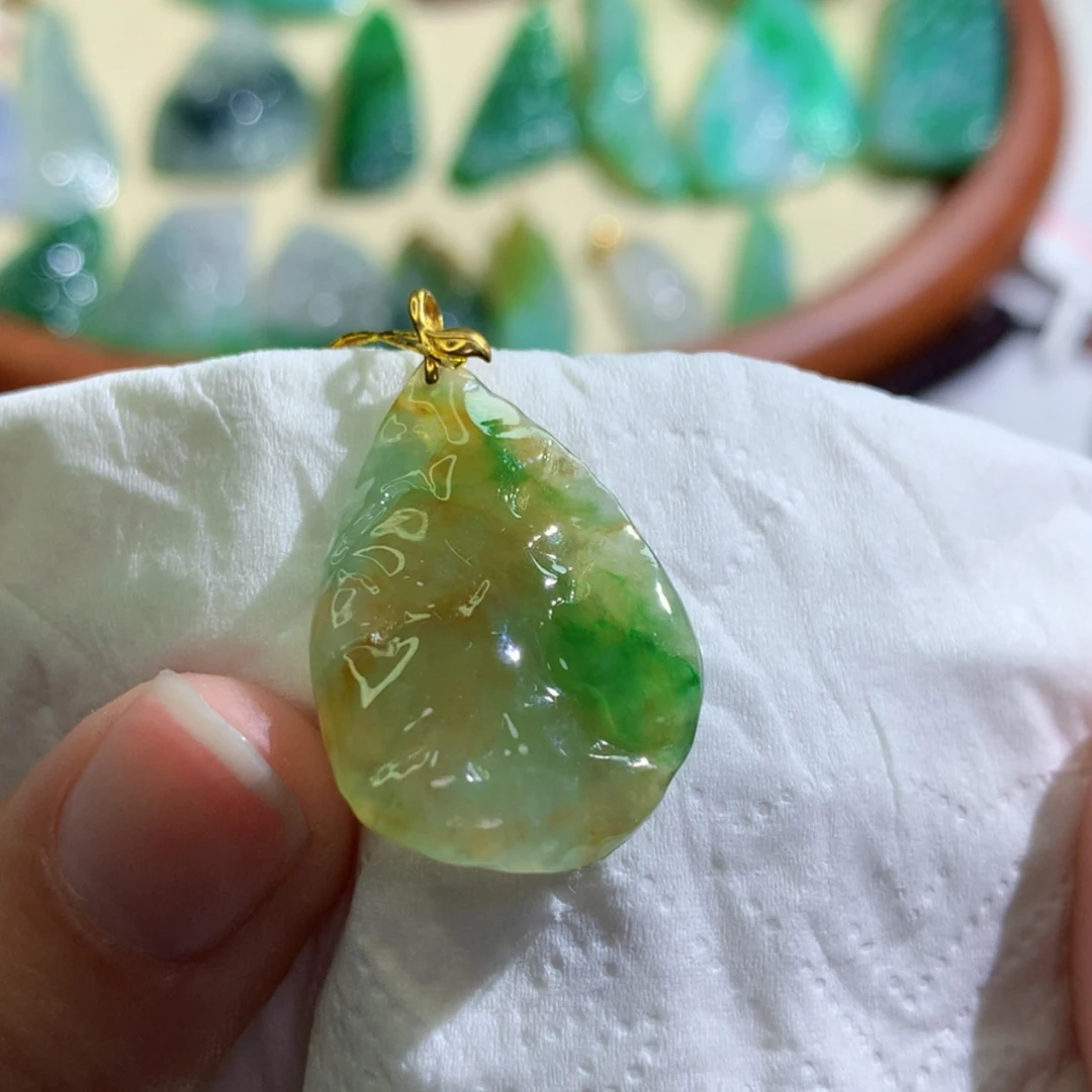 【闪购商品】翡翠吊坠(不含链)未镶嵌 2779