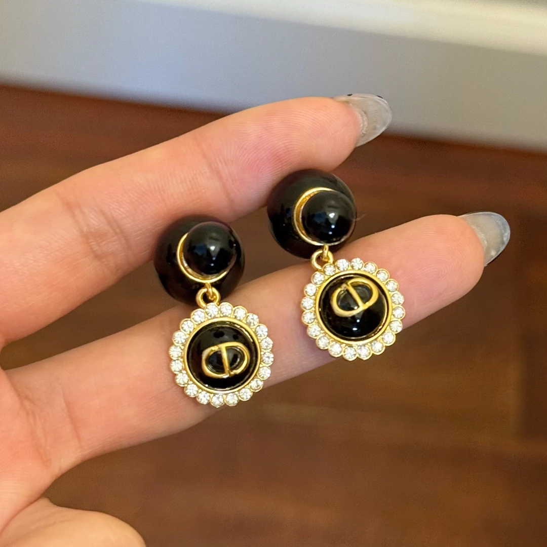 铜合金仿珍珠耳饰 E0682 时尚个性百搭黑色秋冬高级耳环