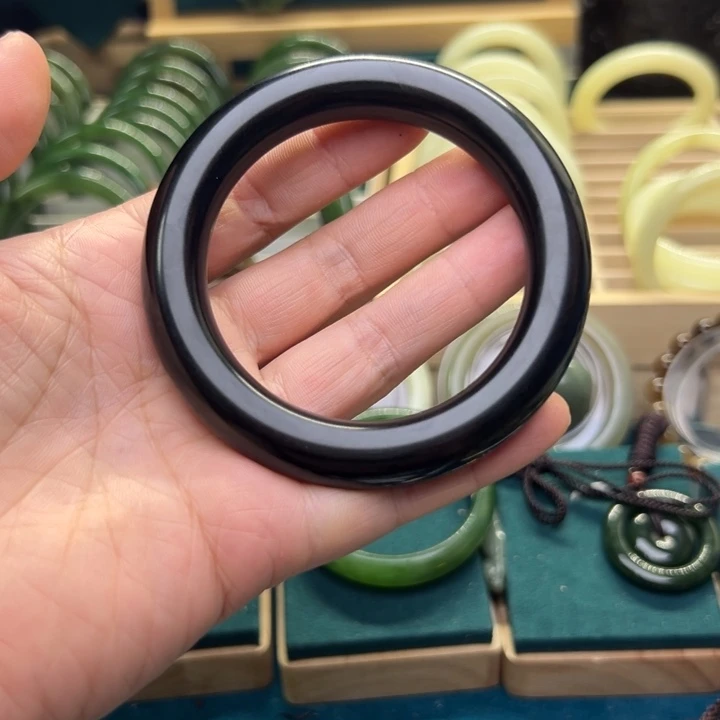 和田玉手镯未镶嵌58圈围0115