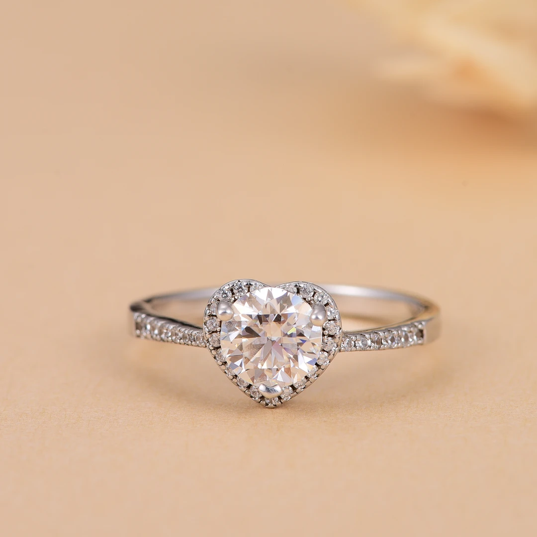 [璀璨美钻】女款微镶爱心1.0ct戒指