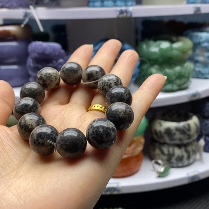 未镶嵌手镯石英岩玉