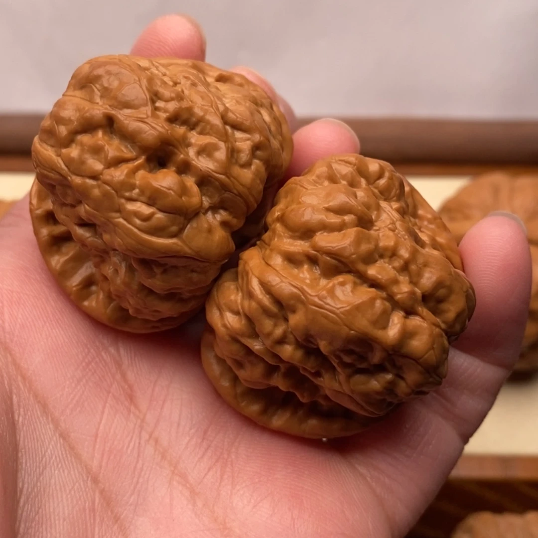 【闪购商品】把件文玩核桃边40左右