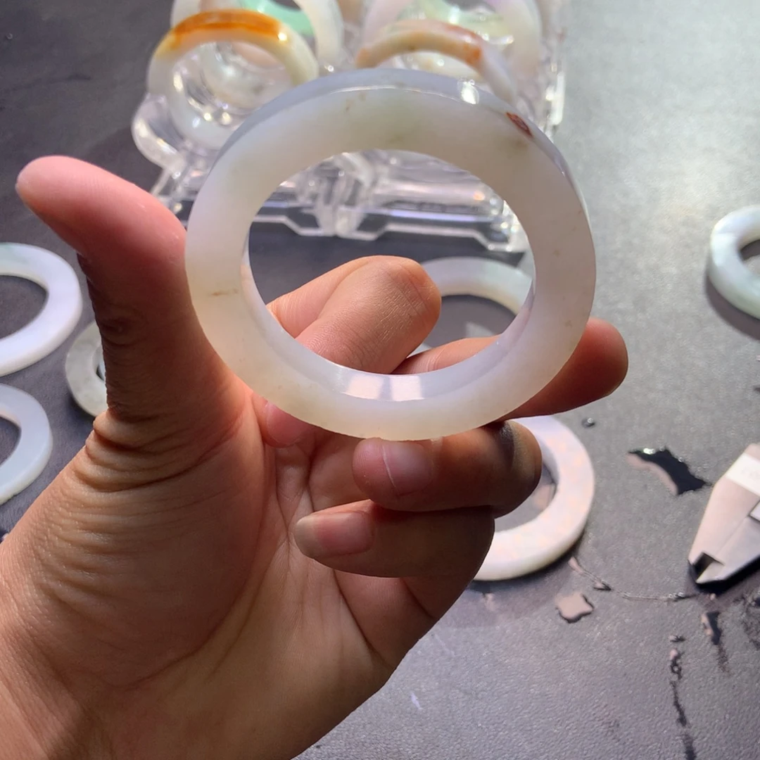 定制翡翠未镶嵌手镯定制