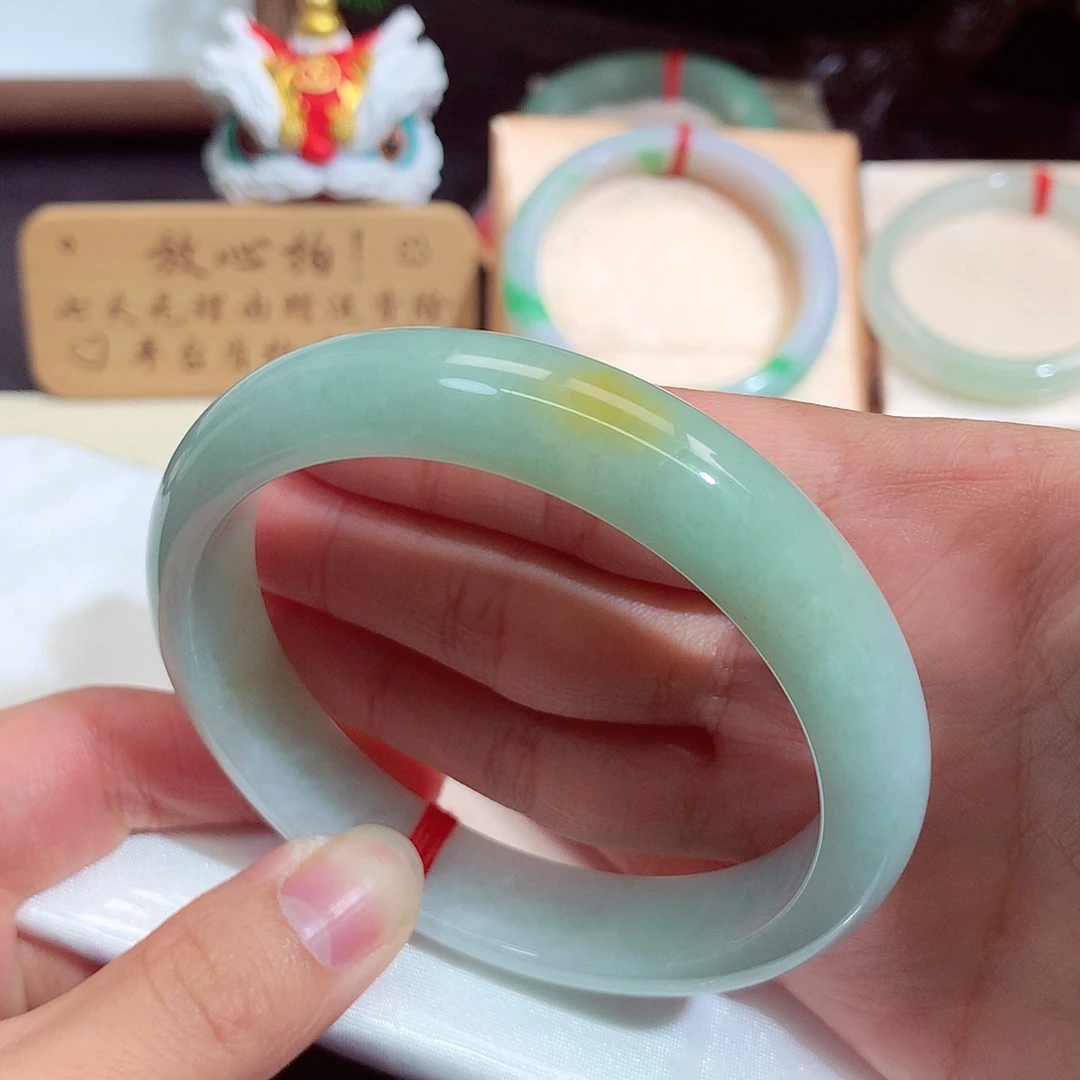 翡翠未镶嵌手镯9016