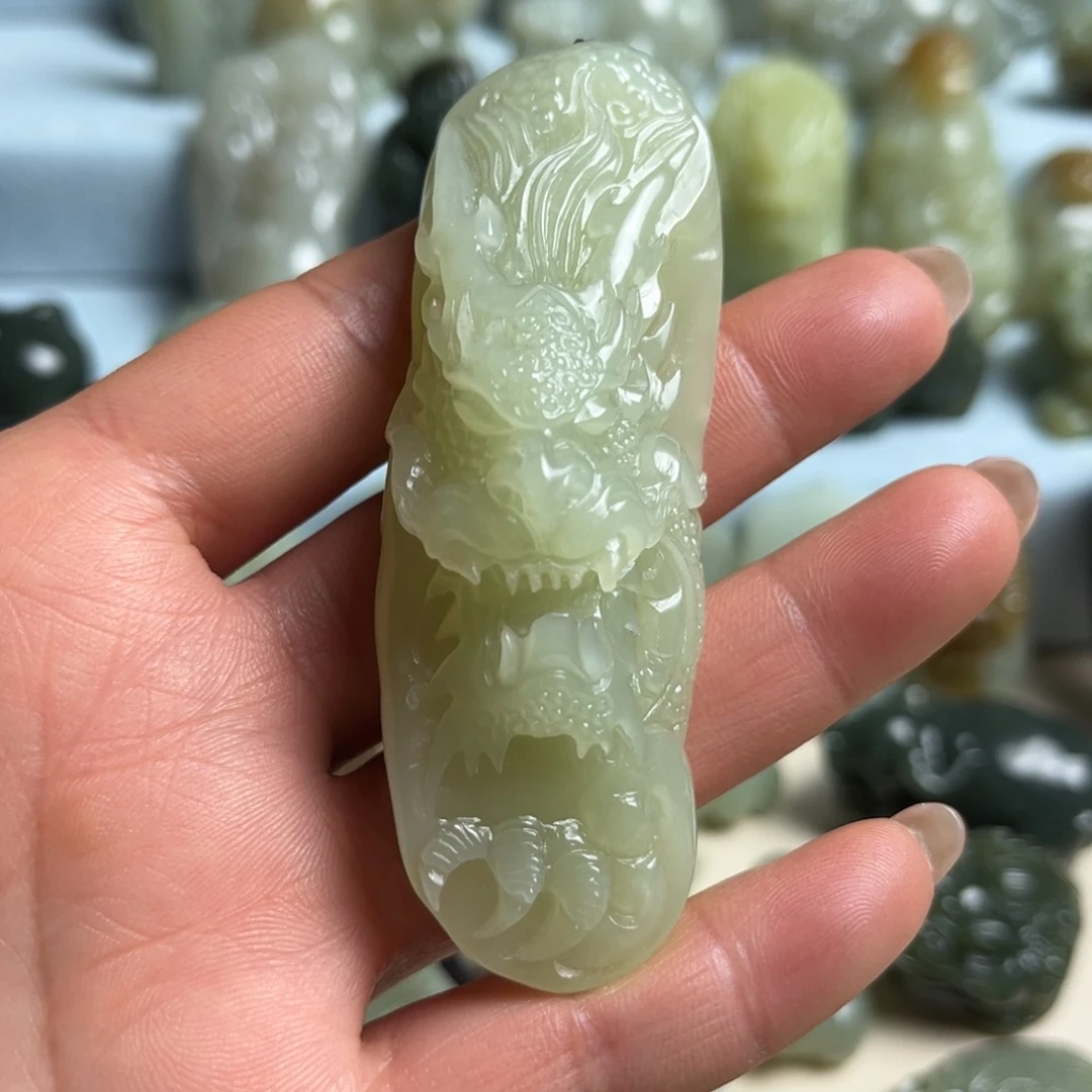 和田玉未镶嵌把件