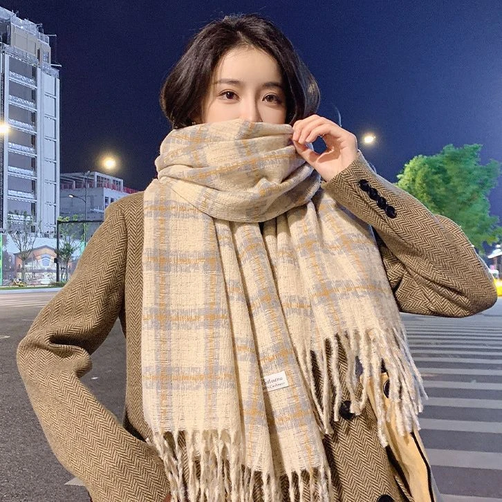 围巾女冬季韩版2025新款百搭学生高级感保暖加厚围脖情侣格子披肩