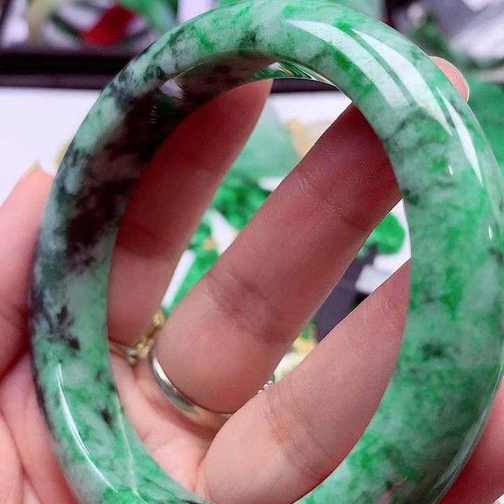 翡翠未镶嵌手镯翡翠