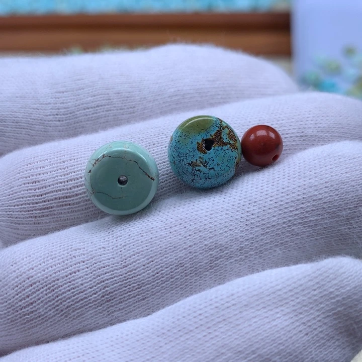 自***往南红玛瑙未镶嵌珠宝奇石