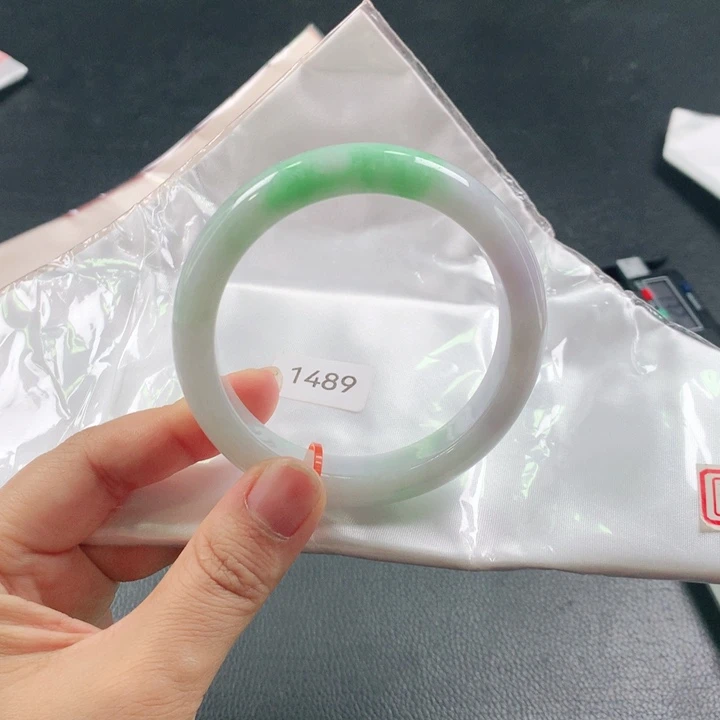 翡翠手镯未镶嵌03。
