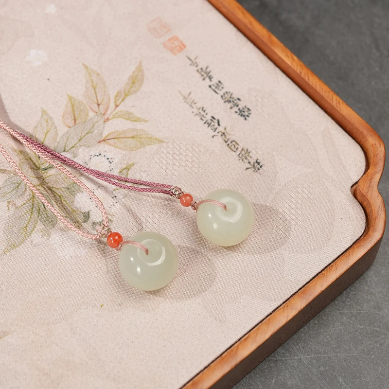 新疆和田玉 于阗老坑羊油糕 胖胖平安扣 吊坠多样性发一件