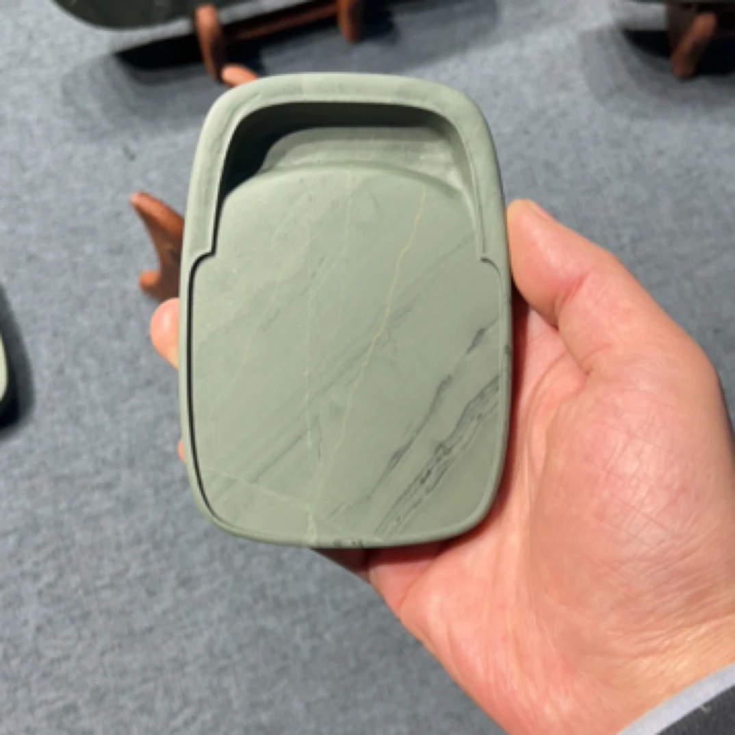 甘肃老坑洮砚，喇嘛崖老坑鸭头绿，尺寸10×7×1.2厘米