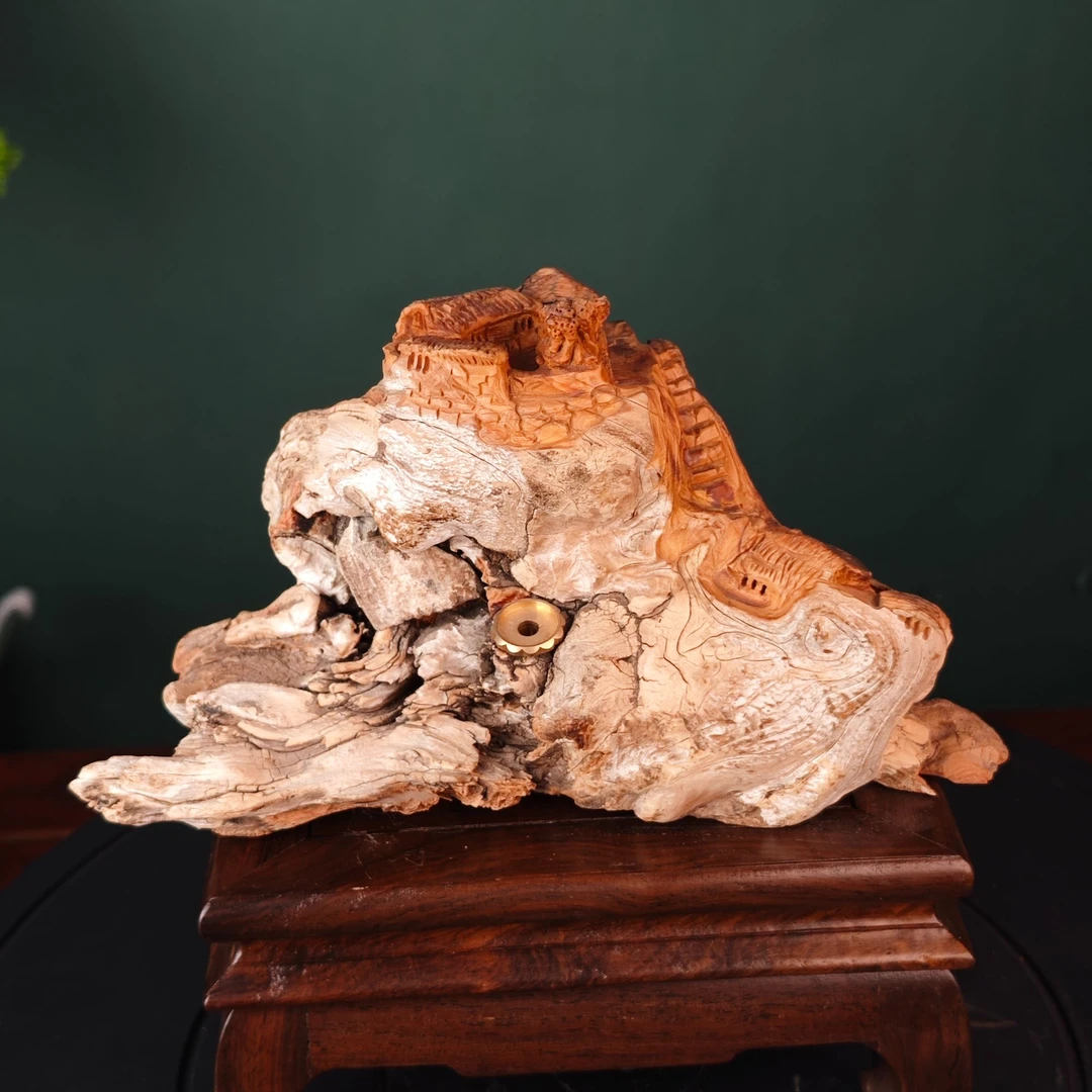 崖柏手雕自流香摆件