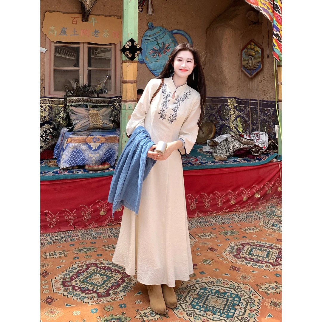 凌茜恣禾【天山绣】国风新中式麻色刺绣镂空旗袍领连衣裙改良旗袍裙
