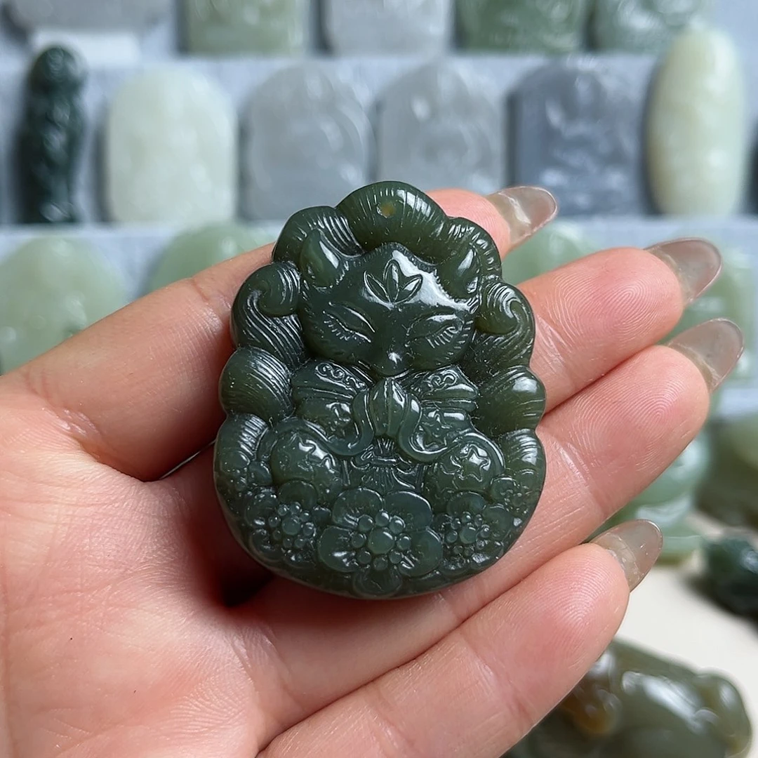 和田玉未镶嵌挂件