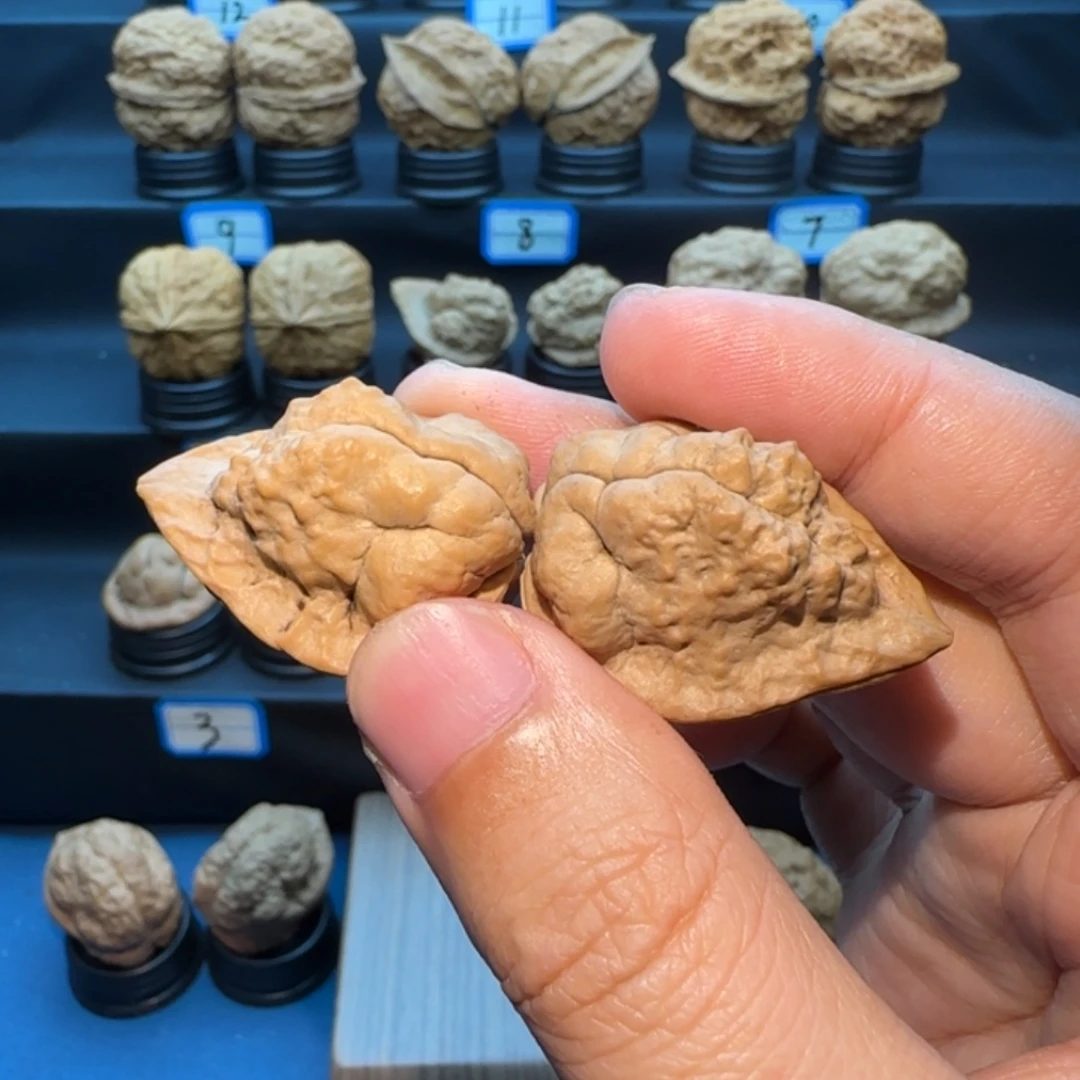 ღ***芽桃核把件小云石观音