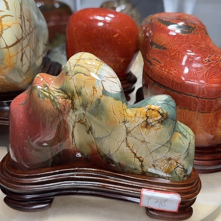 用***3石材乳源彩石摆件