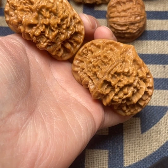 吊坠文玩核桃麒麟纹官帽全品52