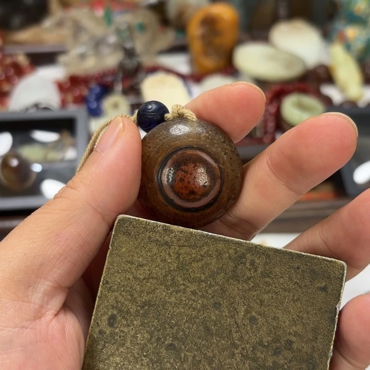 盛***子如图所示一物一拍