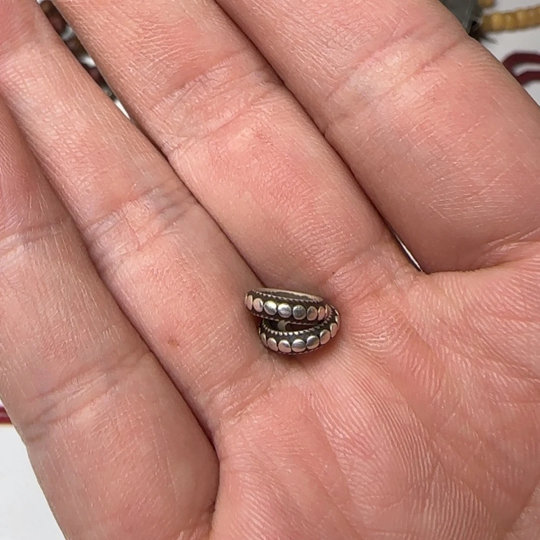 颈饰玻璃老隔片一对