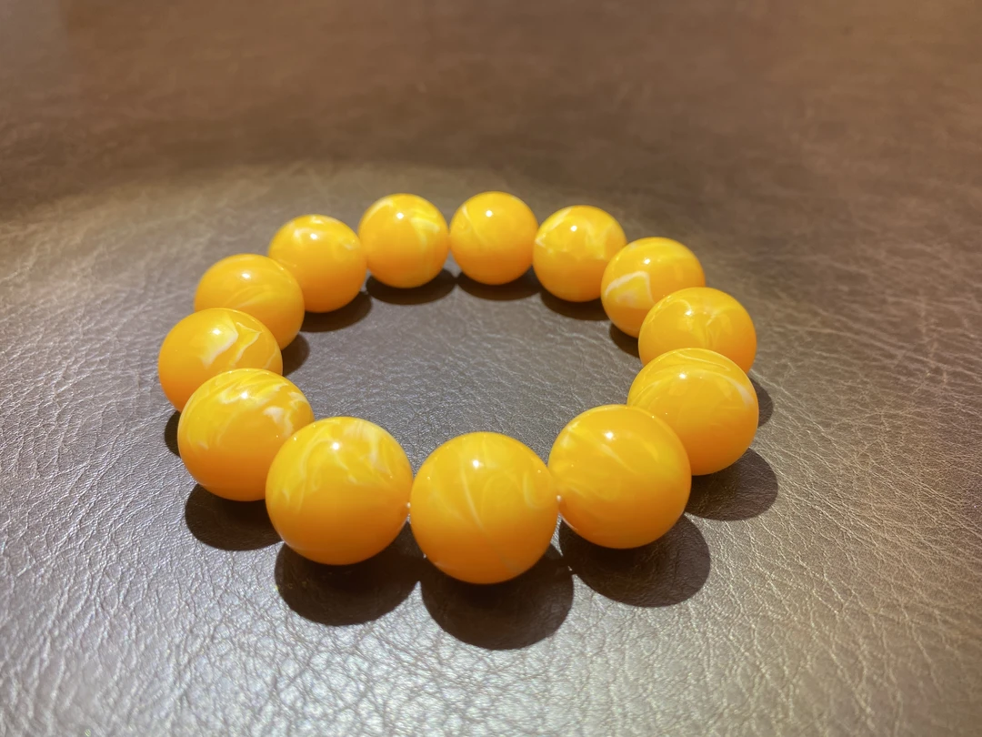 0100鸡油黄蜜蜡精品手串xk0100（无礼盒）