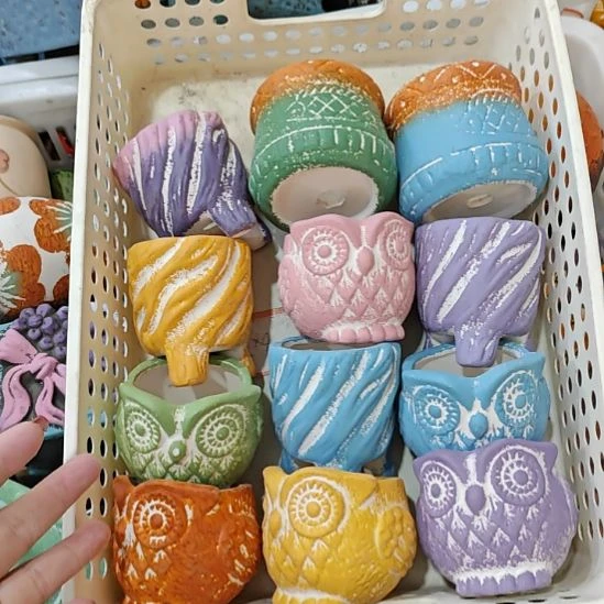 当场拍满15元发货不凑不发，花盆盆口不方不圆有针孔黑点是正常的，