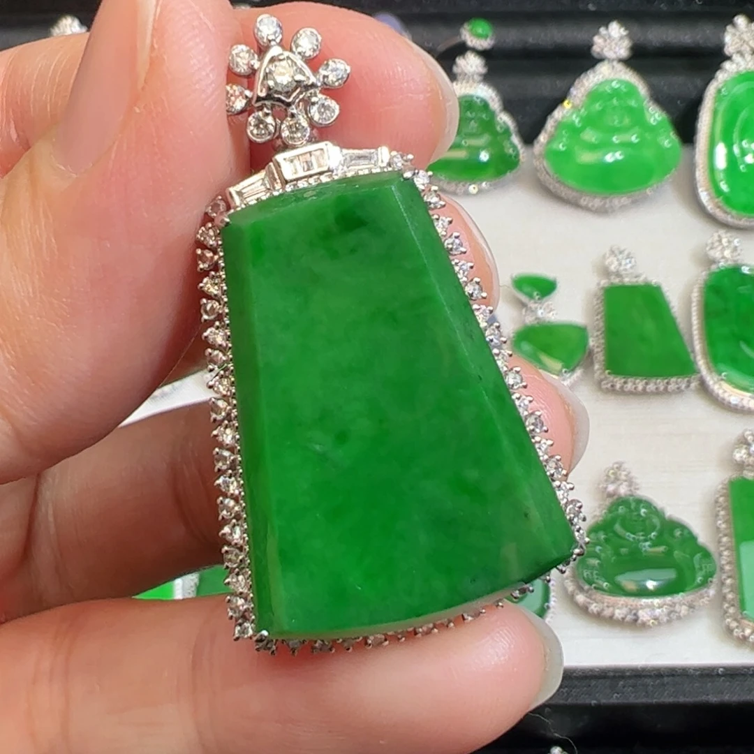 翡翠吊坠(不含链)18K金镶嵌