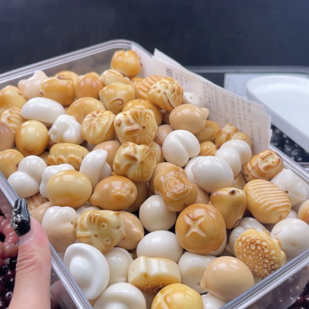 白玉菩提吊坠b26-30mm3颗。巨无霸牙牙果 微瑕