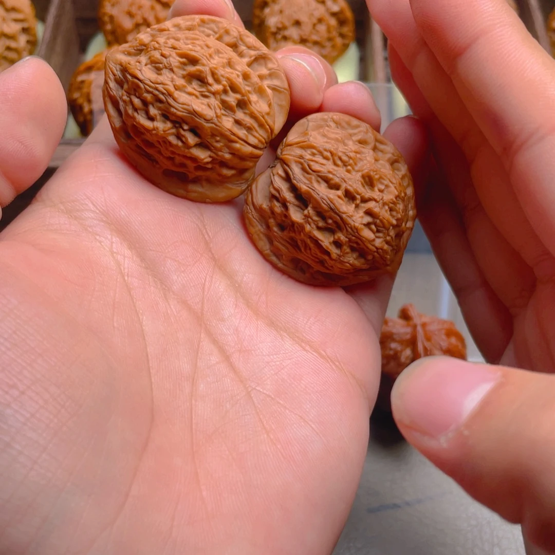 文玩核桃把件金工子