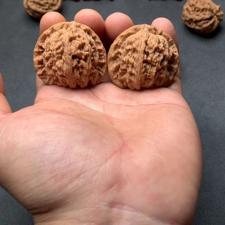 吊坠文玩核桃白狮子文玩核桃