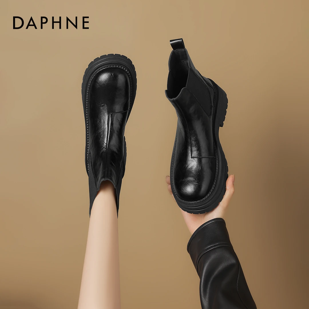 达芙妮切尔西短靴女2026新款秋冬厚底增高烟筒靴加绒英伦风马丁靴