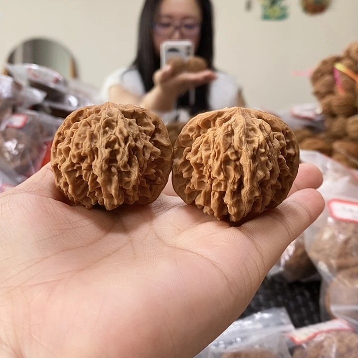 文玩核桃吊坠京八对42修