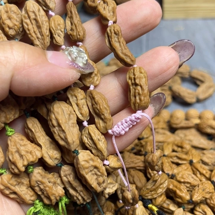 乱***鑫桃核吊坠蛤蟆小异