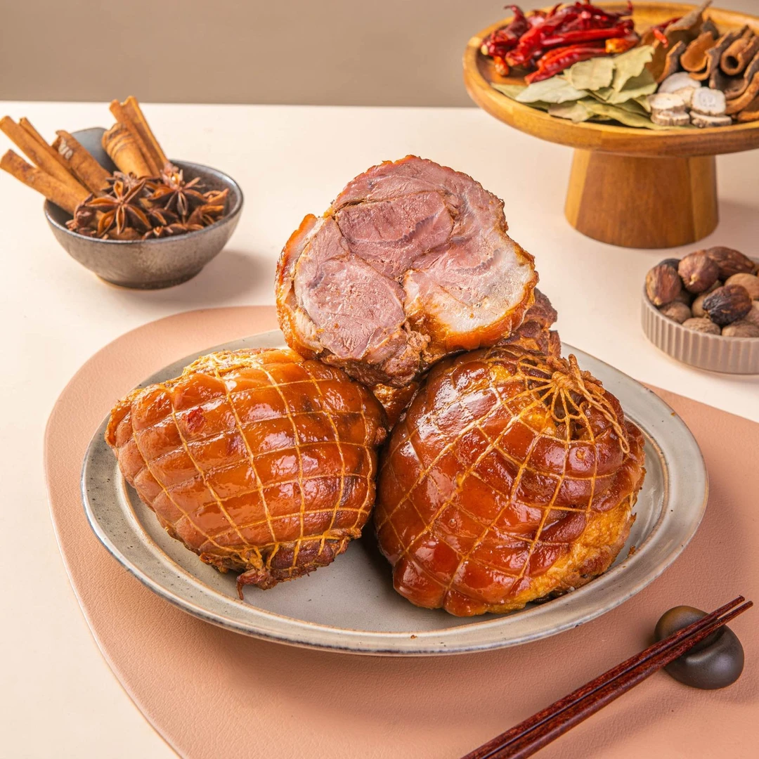 郭文聚熏肘子新鲜制作