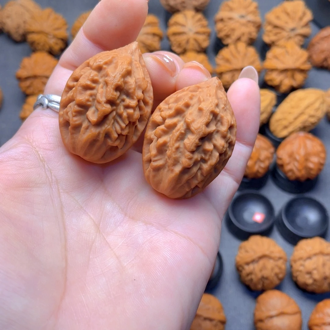 核桃文玩把件小金山