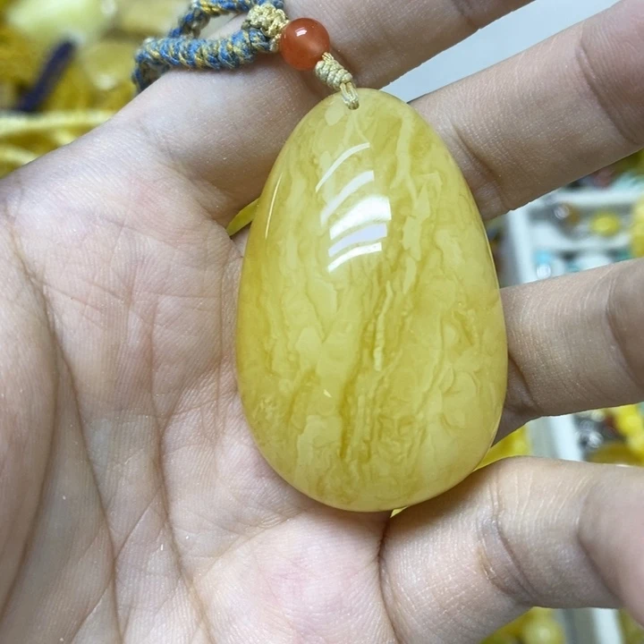 蜜蜡未镶嵌裸石吊坠