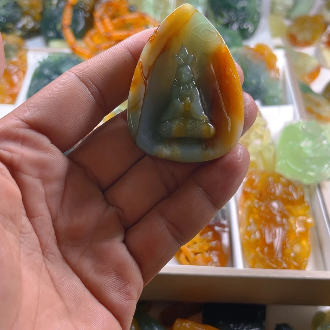 蛇纹石玉未镶嵌颈饰