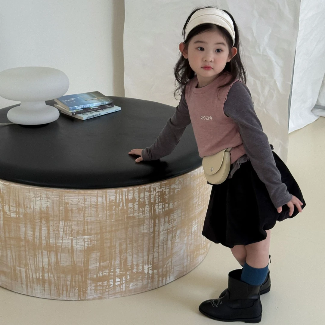小思家2025秋季新韩版洋气百搭女童圆领T恤＋背心丝绒花苞裙套装