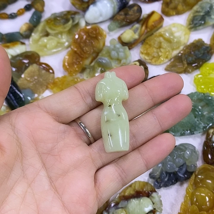 蛇纹石玉合金颈饰