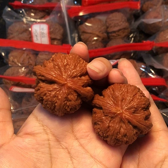 金***哥文玩核桃吊坠粗筋46