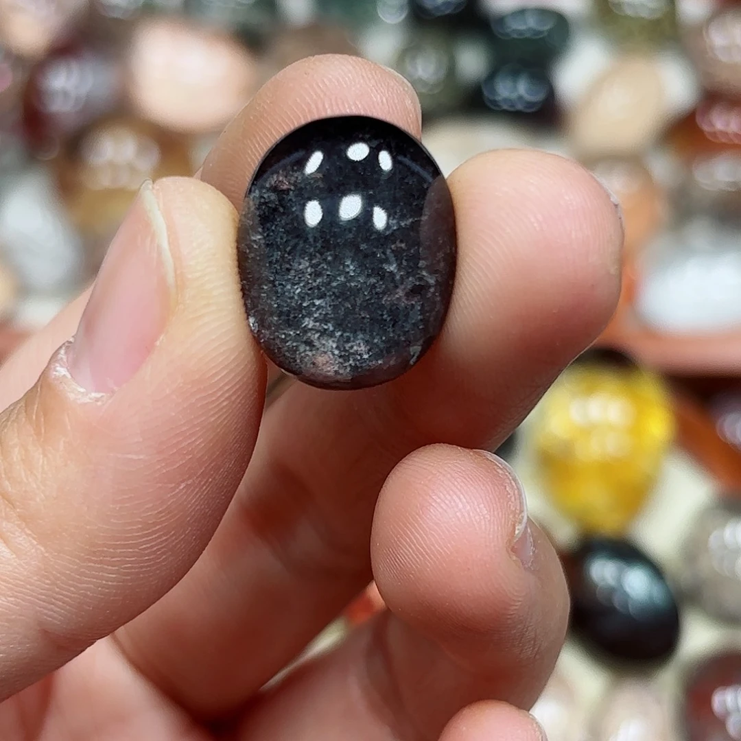 颈饰水晶未镶嵌水晶