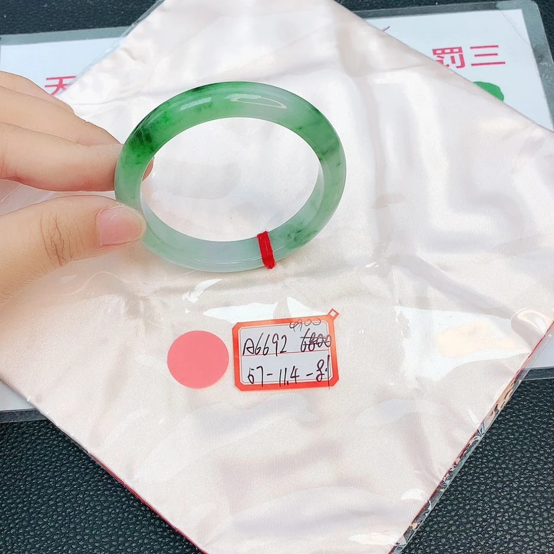翡翠手镯未镶嵌缅甸翡翠