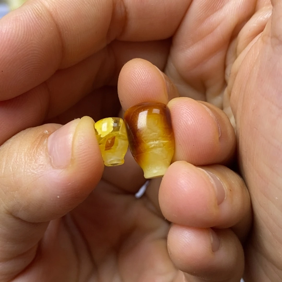 y****蜜蜡未镶嵌裸石三通9 6