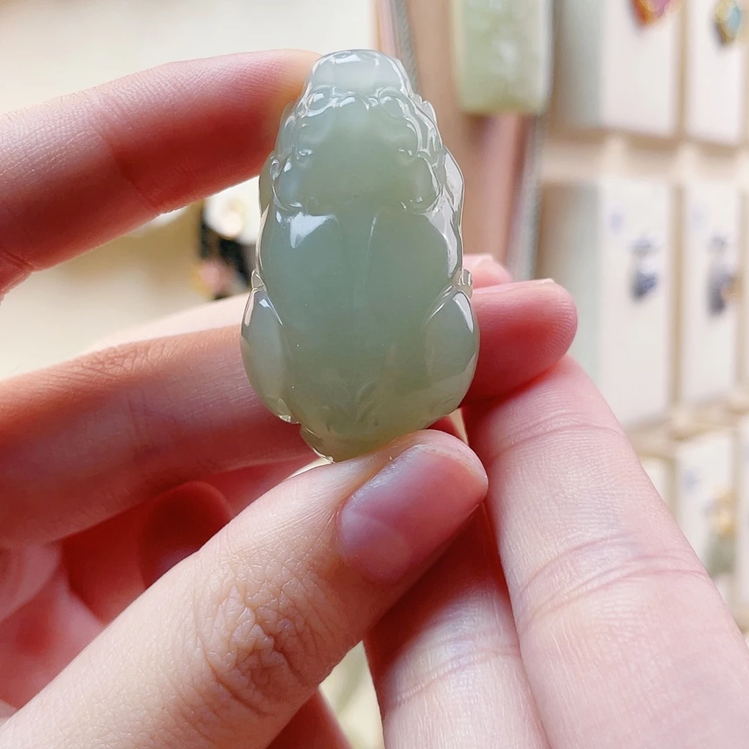 和田玉未镶嵌吊坠(赠链)