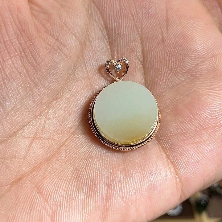 【闪购商品】吊坠(不含链)银S925镶嵌和田玉