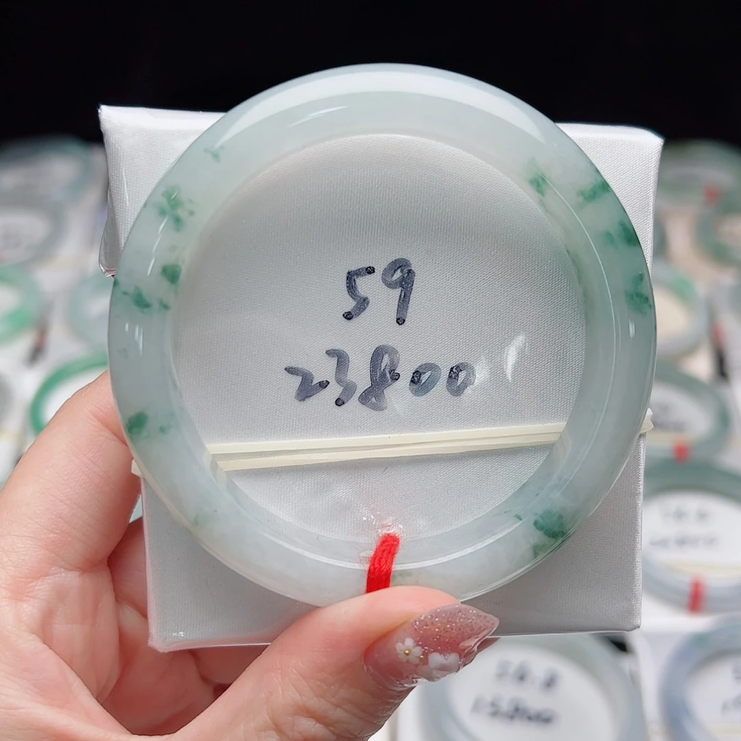 翡翠手镯未镶嵌天然