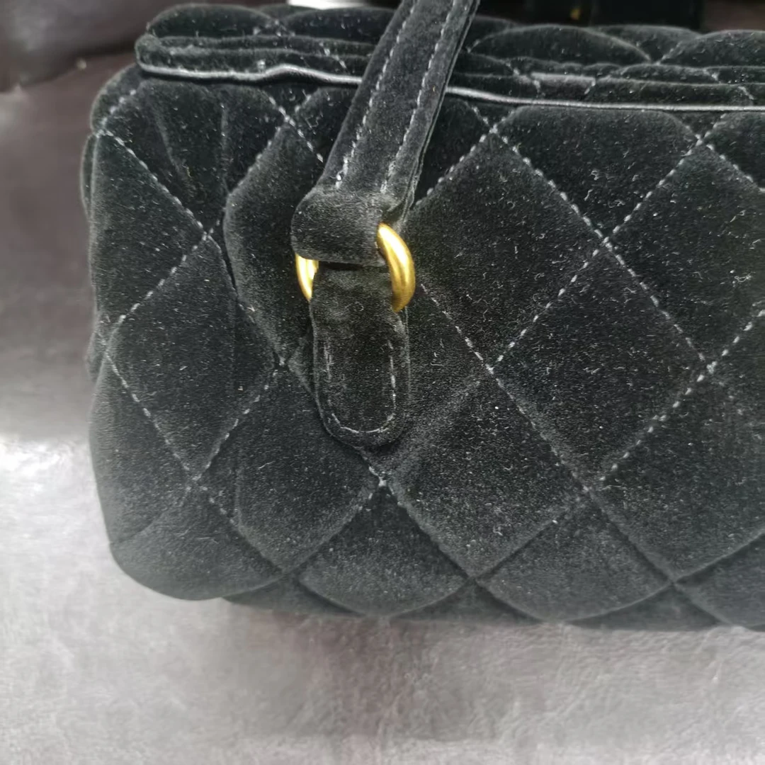 真好看啊~黑色丝绒包包