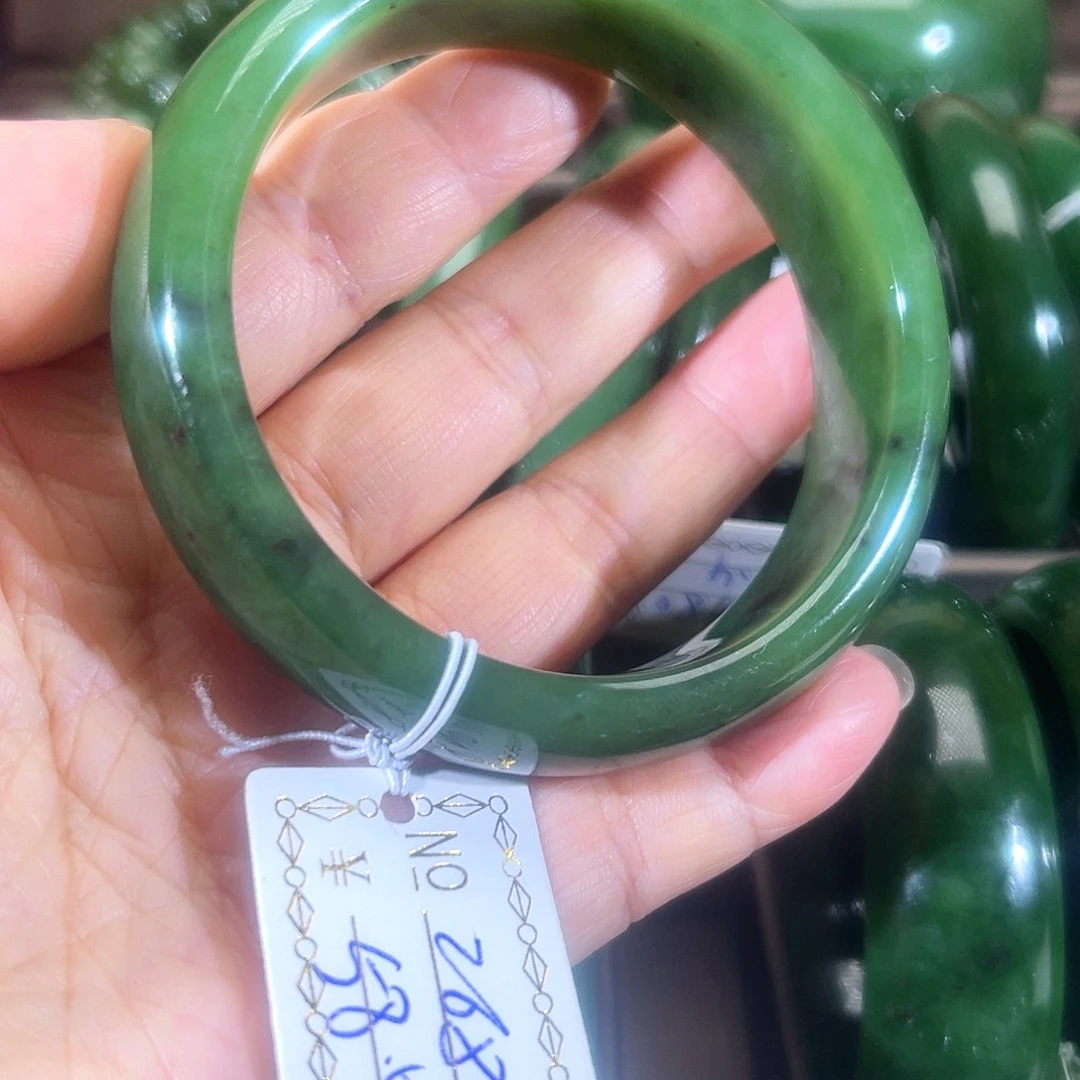 和田玉（碧玉）未镶嵌手镯